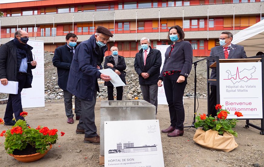 Première pierre à l’hôpital de Sion